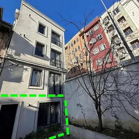 Apartman Cozy Garden-level Near Taksim
